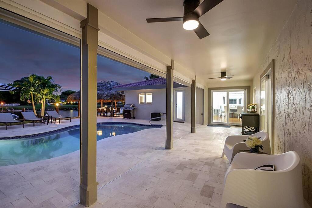 Tropical Palms House