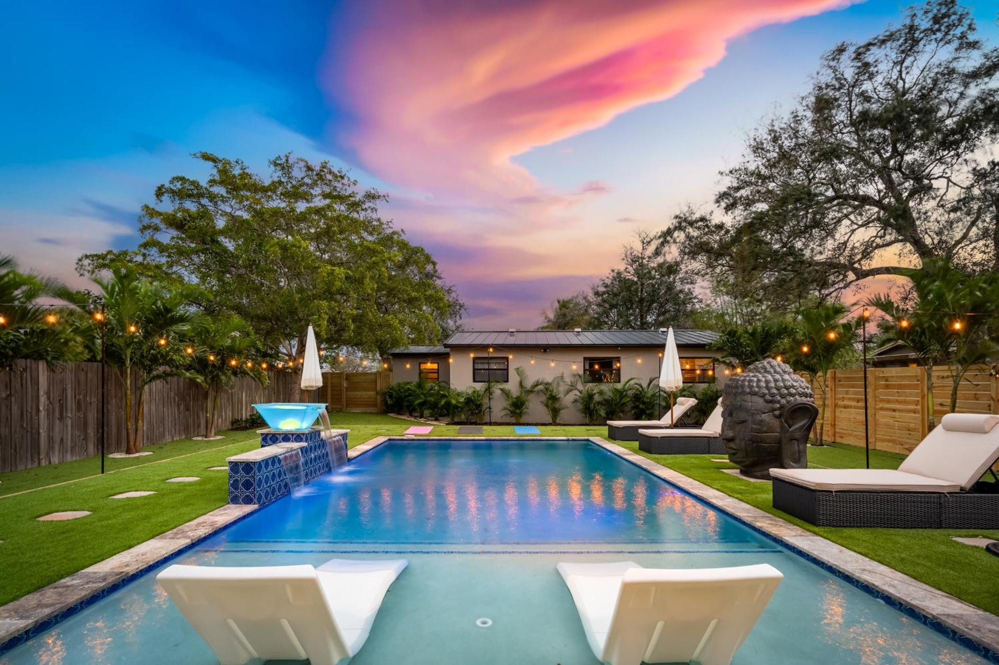 Bali Inspired With Heated Pool, Sauna And Hot Tub! Close To And Atlantic Ave Apartment Delray Beach