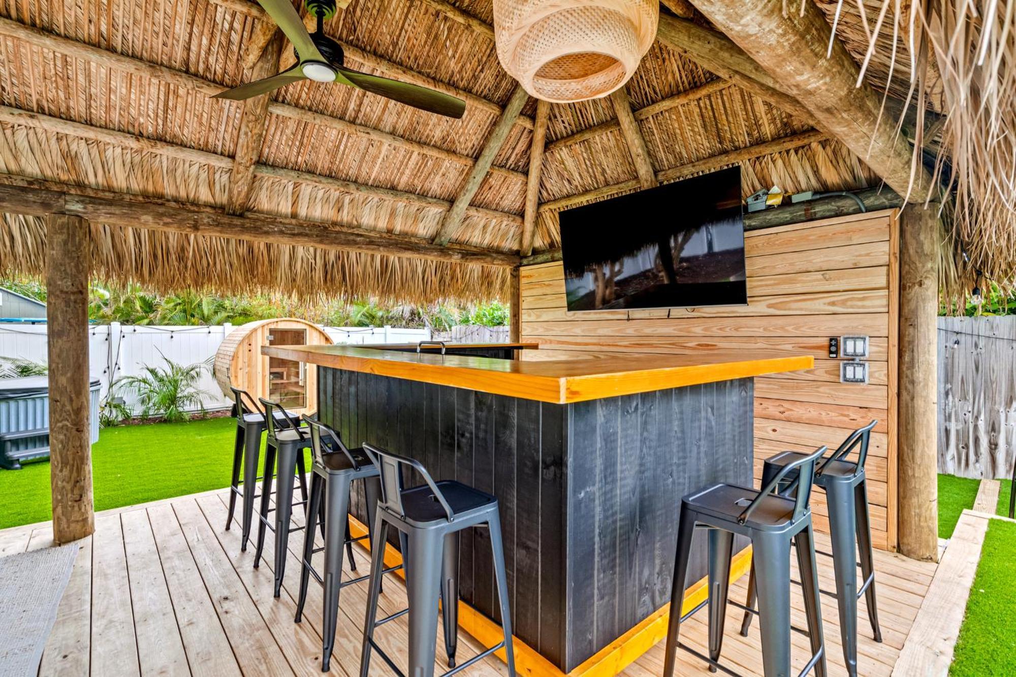 Bali Inspired With Heated Pool, Sauna And Hot Tub! Close To And Atlantic Ave Apartment Delray Beach