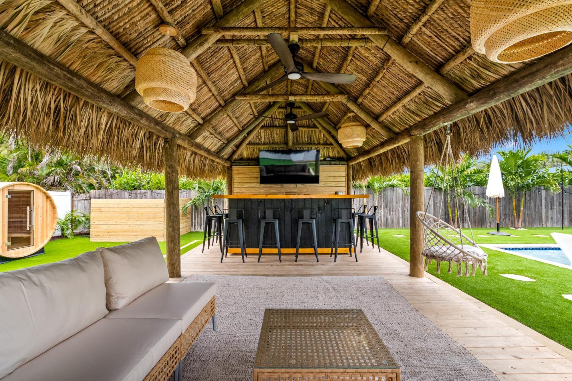 Bali Inspired With Heated Pool, Sauna And Hot Tub! Close To And Atlantic Ave Delray Beach