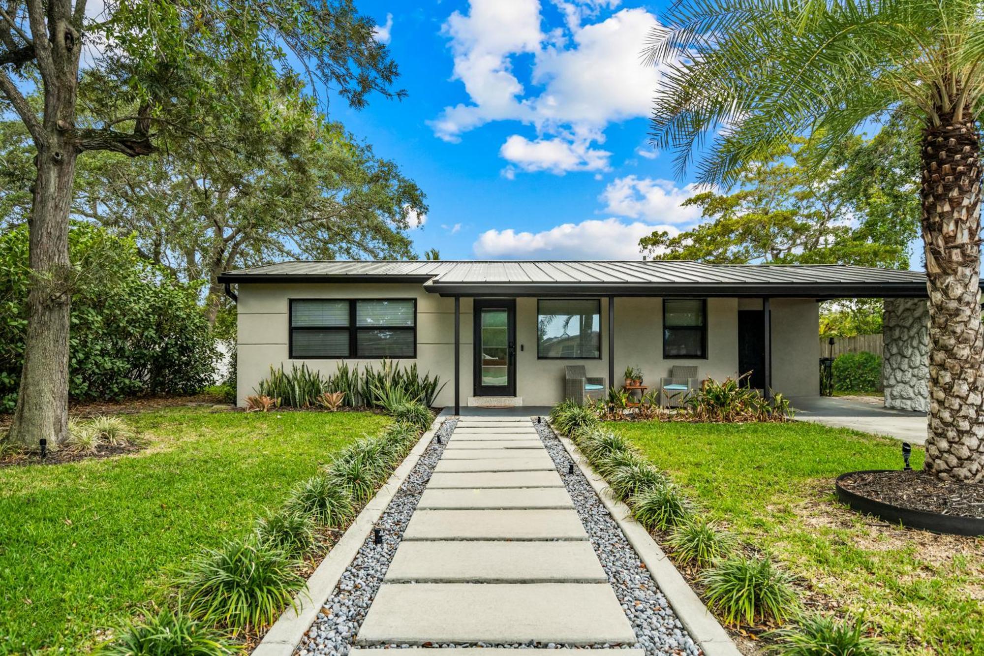 Bali Inspired With Heated Pool, Sauna And Hot Tub! Close To And Atlantic Ave *