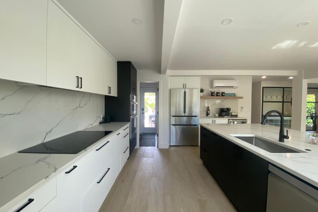 Modern House, Heated Saltwater Pool & * Delray Beach