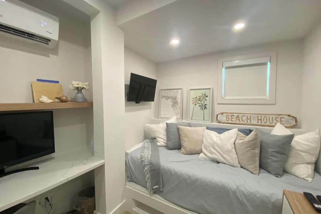 Holiday home Modern House, Heated Saltwater Pool & *