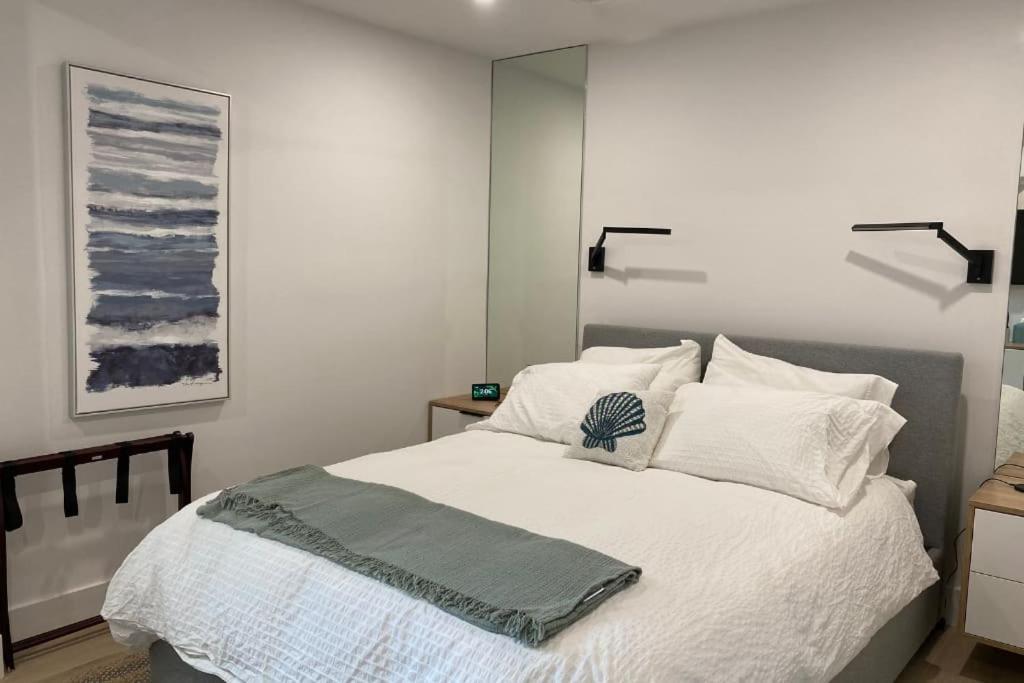 Modern House, Heated Saltwater Pool & * Delray Beach