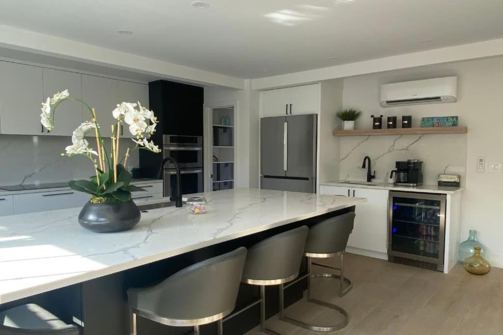 Modern House, Heated Saltwater Pool &