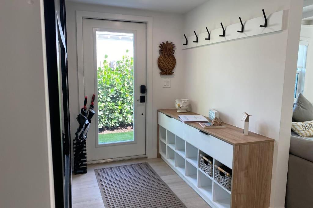 Holiday home Modern House, Heated Saltwater Pool & *