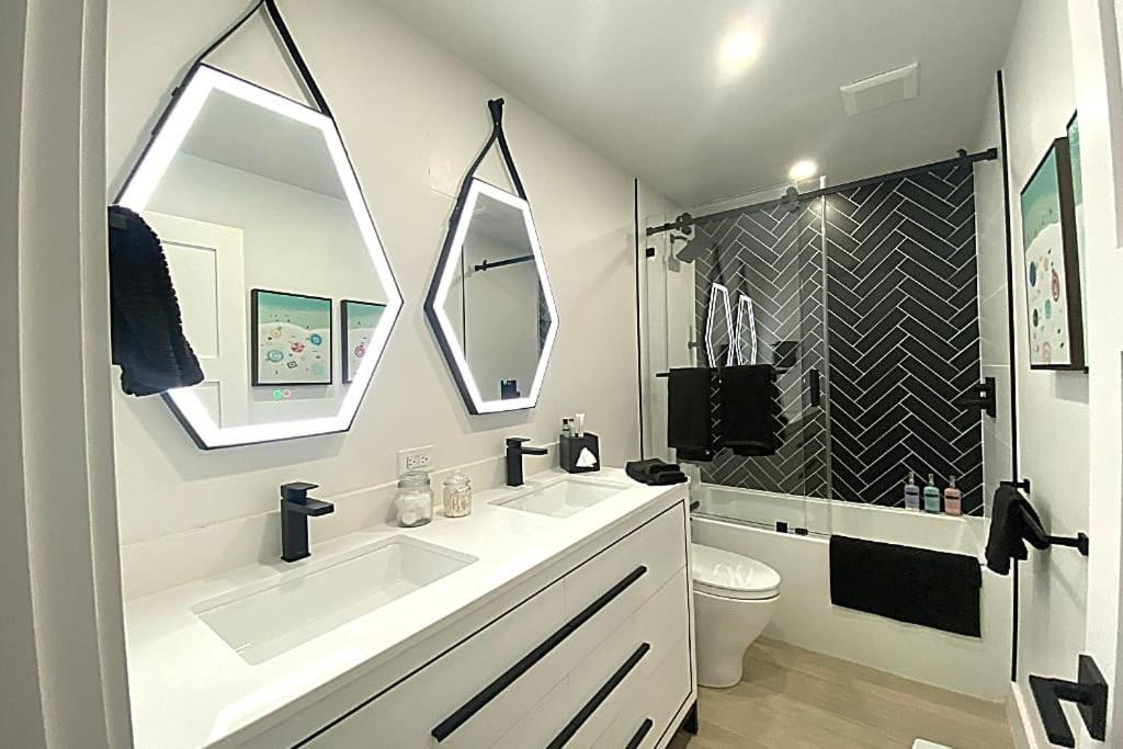 Modern House, Heated Saltwater Pool & Holiday home Delray Beach