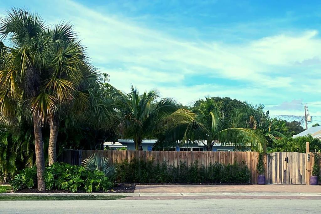 Modern House, Heated Saltwater Pool & *
