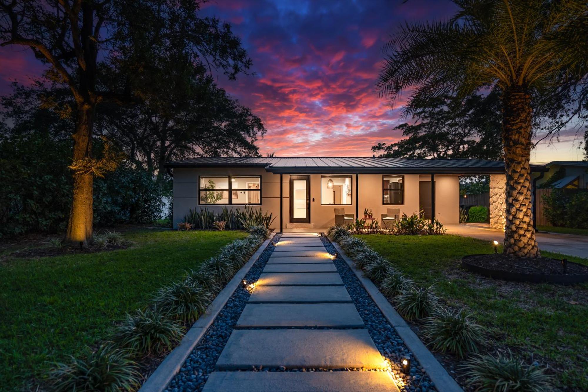 Bali Inspired With Heated Pool, Sauna And Hot Tub! Close To And Atlantic Ave Delray Beach