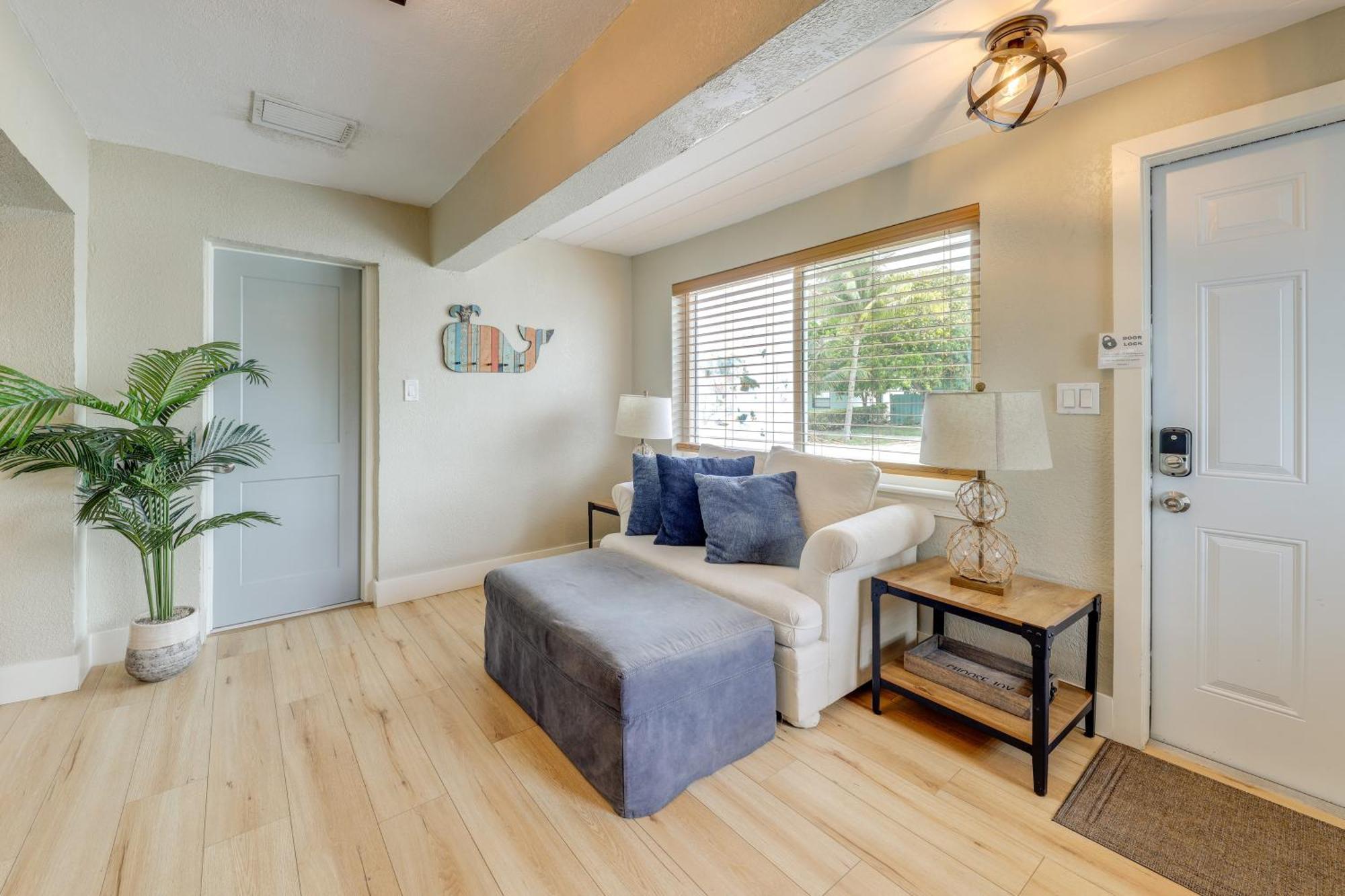 Bright Near Atlantic Ave And Delray Beach! *