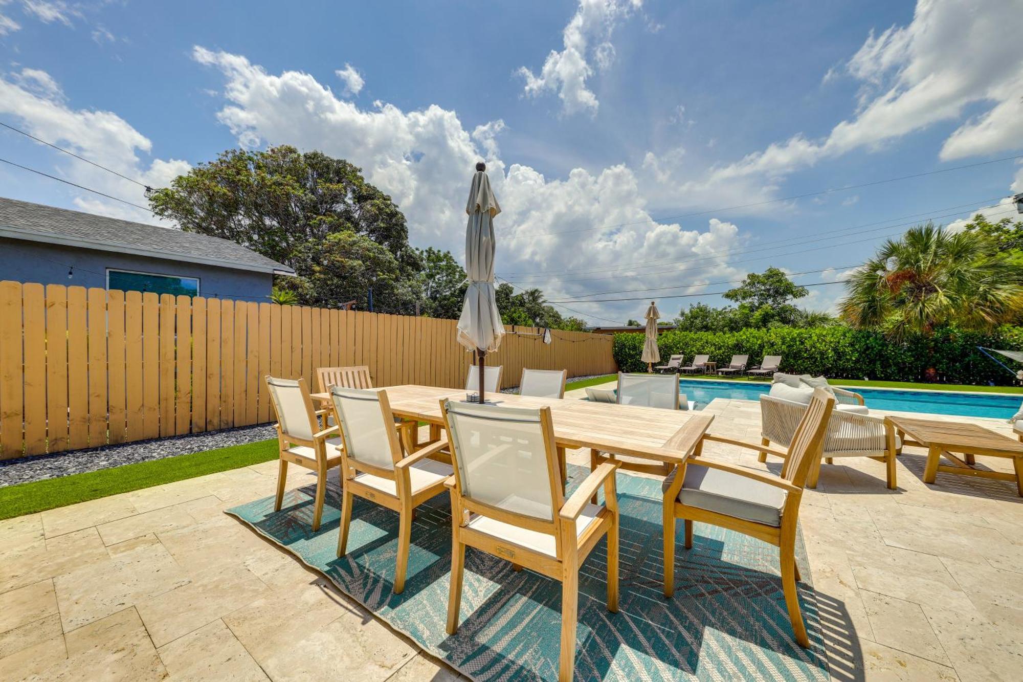Holiday home Bright Near Atlantic Ave And Delray Beach!