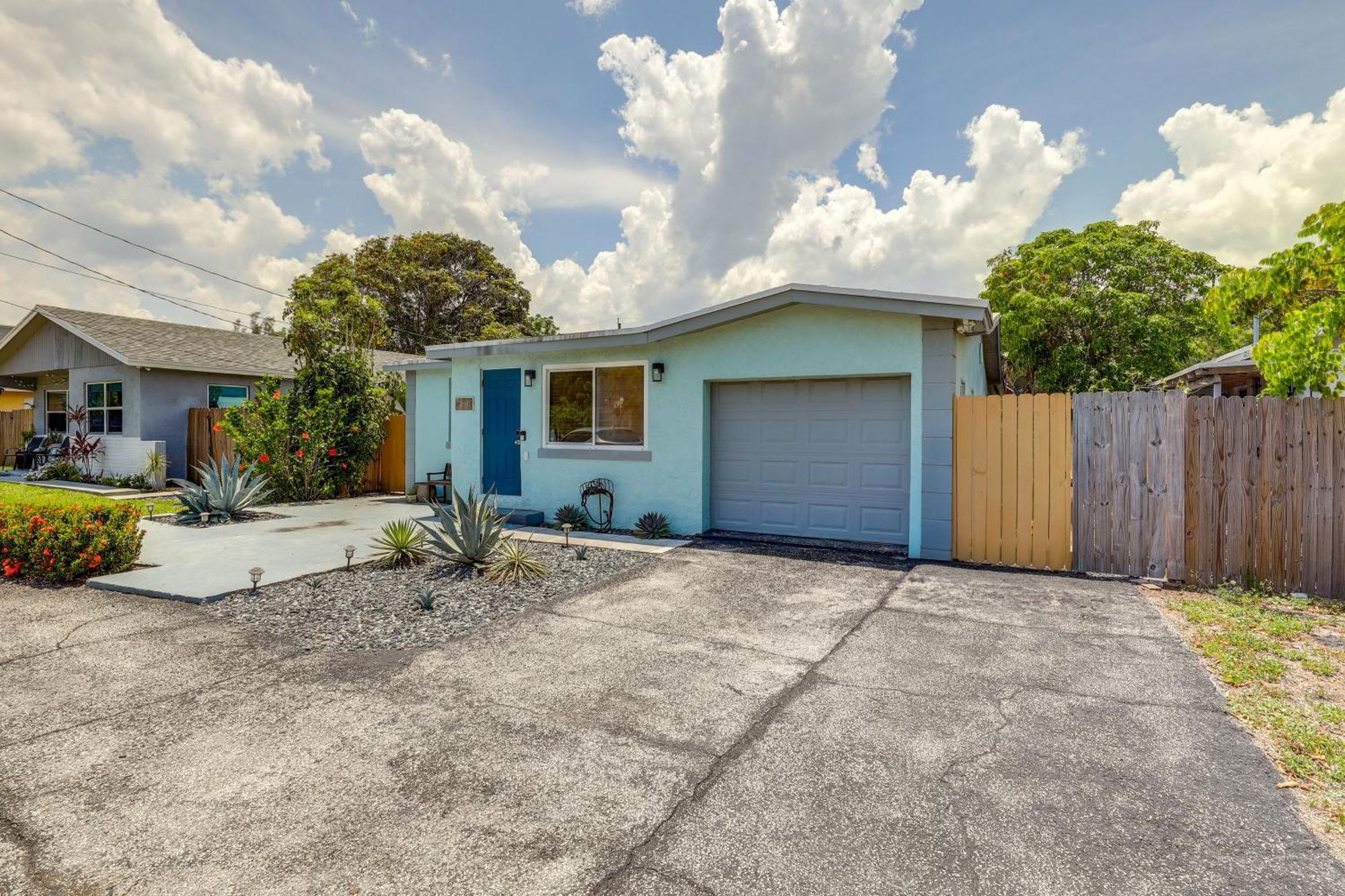 Bright Near Atlantic Ave And Delray Beach!