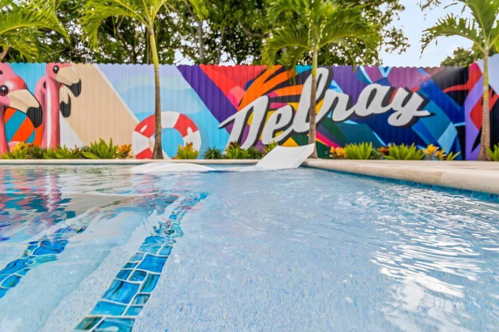 Exclusive Oasis, Exotic Pool & Miami Inspired Art Delray Beach
