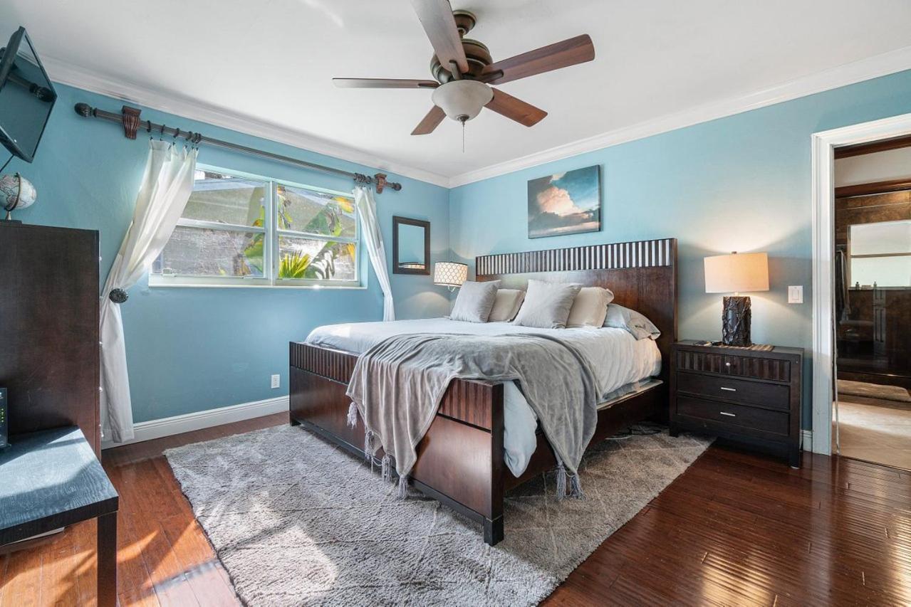 Captains Quarters Of Delray