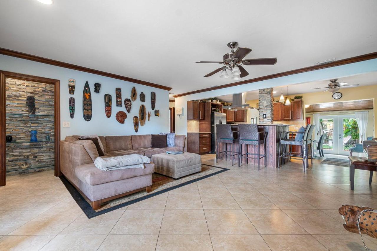Captains Quarters Of Delray *
