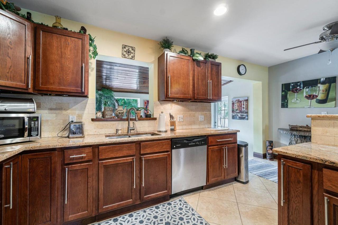 Captains Quarters Of Delray