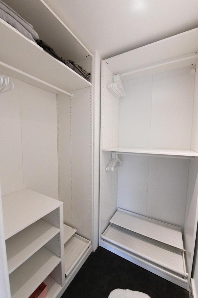 Apartment Artistic Retreat, King With Private Balcony!