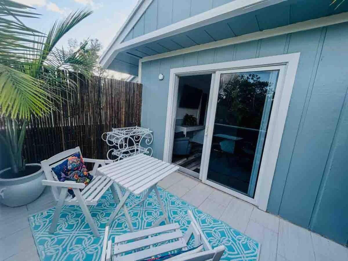 Artistic Retreat, King With Private Balcony!