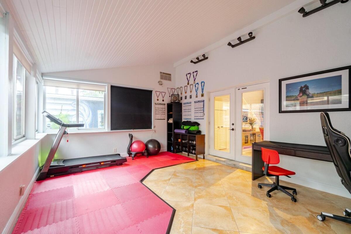 Artistic Retreat, King With Private Balcony! Delray Beach