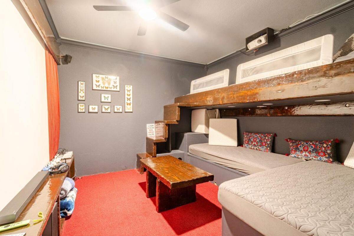 Artistic Retreat, King With Private Balcony! Apartment Delray Beach