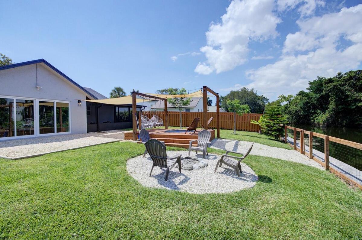 Blissful Retreat Yard, Plunge Pool, Canal Access Holiday home