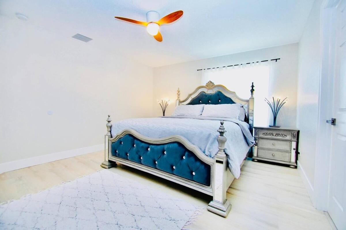 Mins To Atlantic Ave, Bars, Restaurants & Beach!