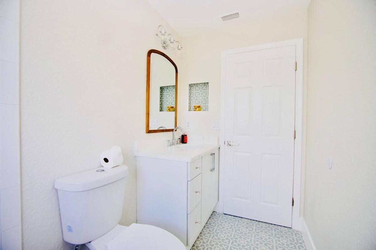 Mins To Atlantic Ave, Bars, Restaurants & Beach! Apartment