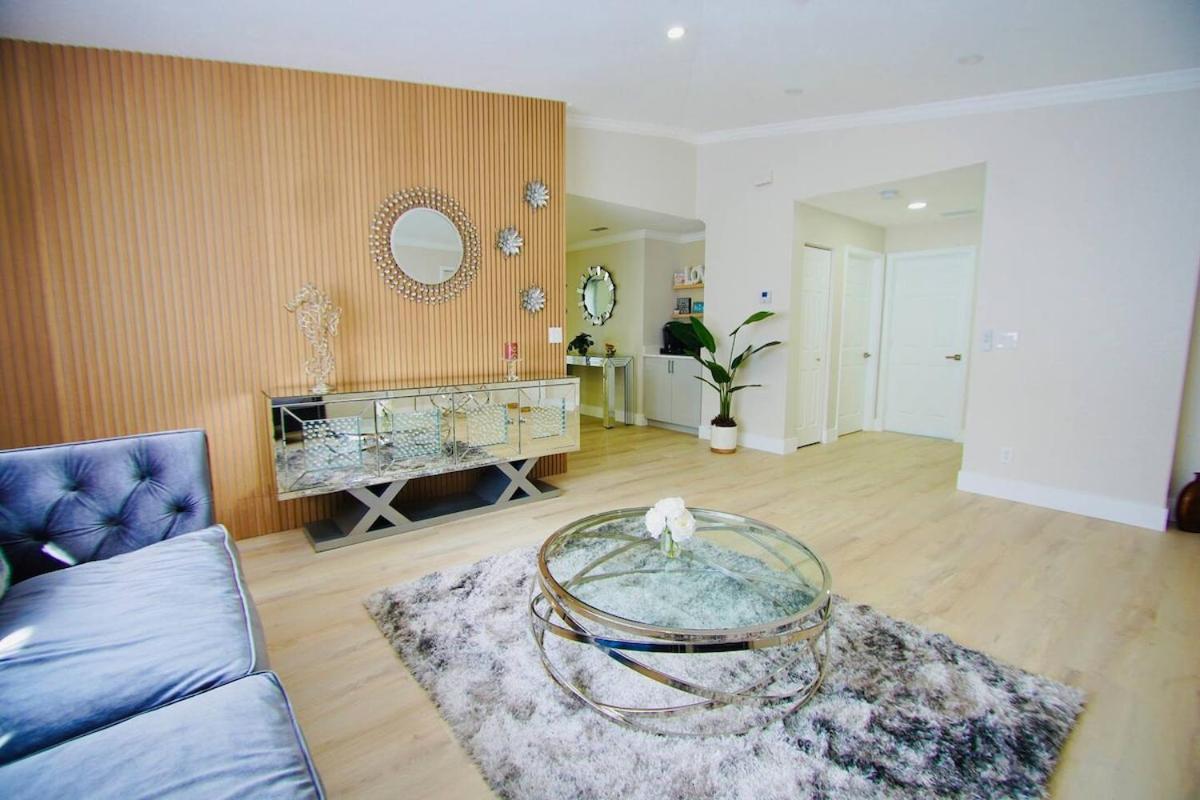 Mins To Atlantic Ave, Bars, Restaurants & Beach! Apartment Delray Beach