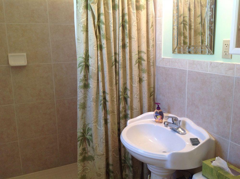 The Grove Condominium 5*