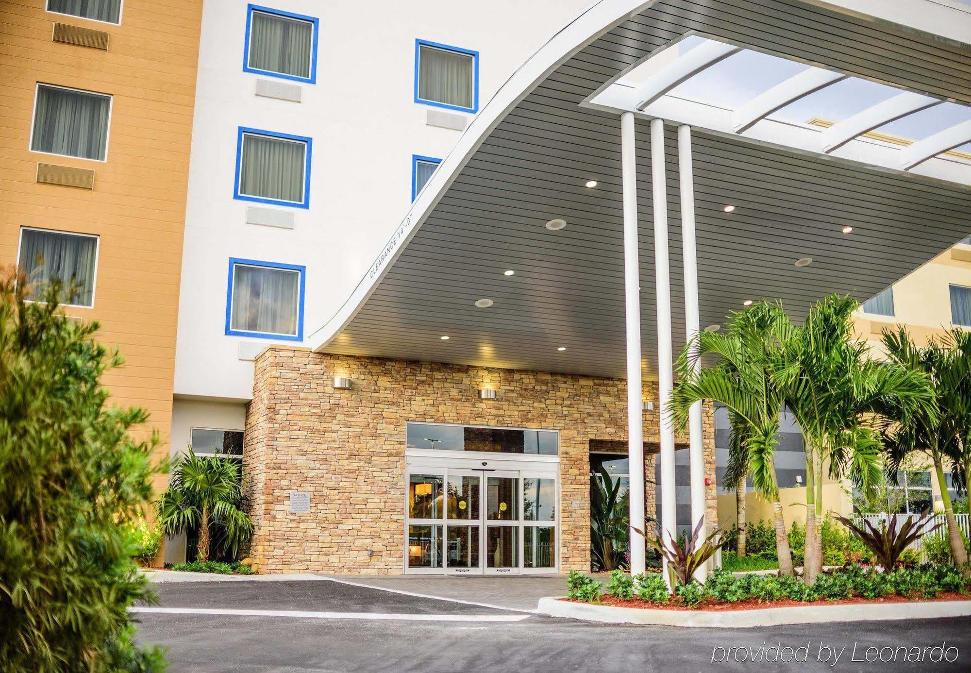 Hotel Fairfield & By Marriott Delray I-95 3*